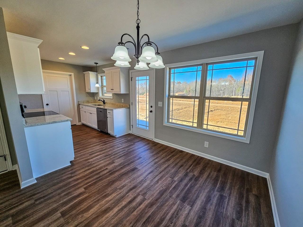 1525 Green Ln - Photo 5 of 21