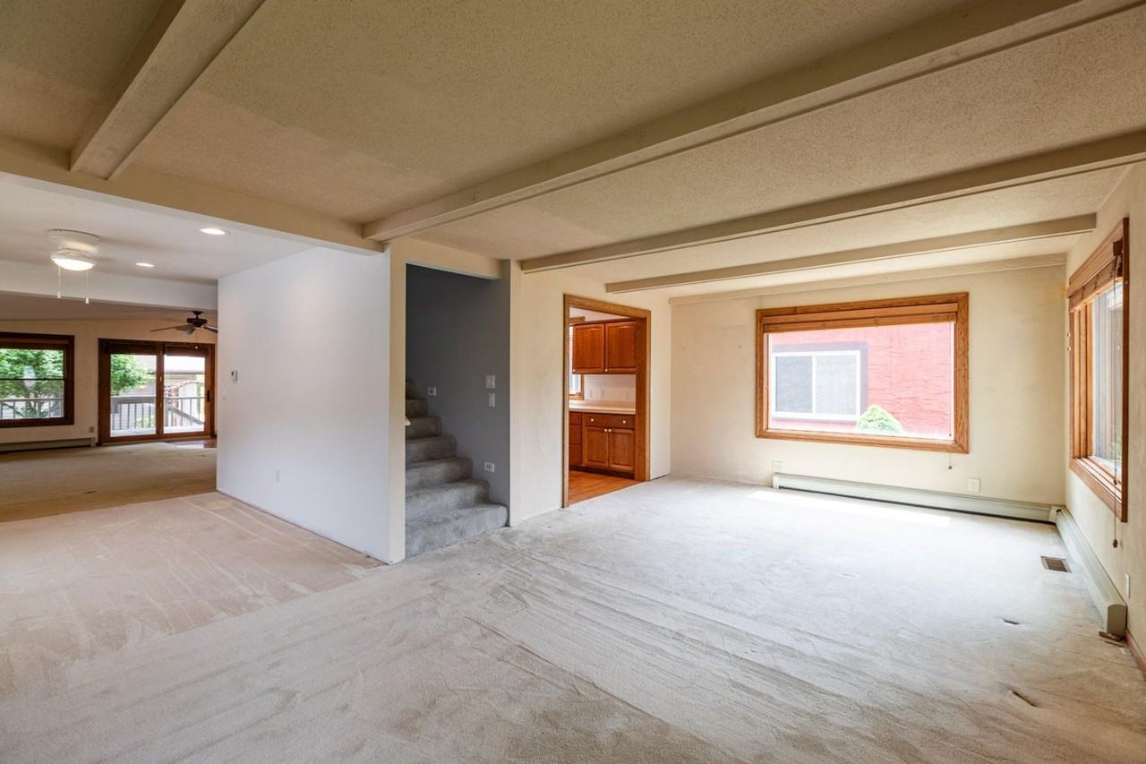 2406 Wood St - Photo 4 of 29