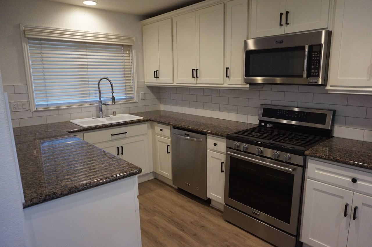 2423 Minuteman Way - Photo 2 of 20