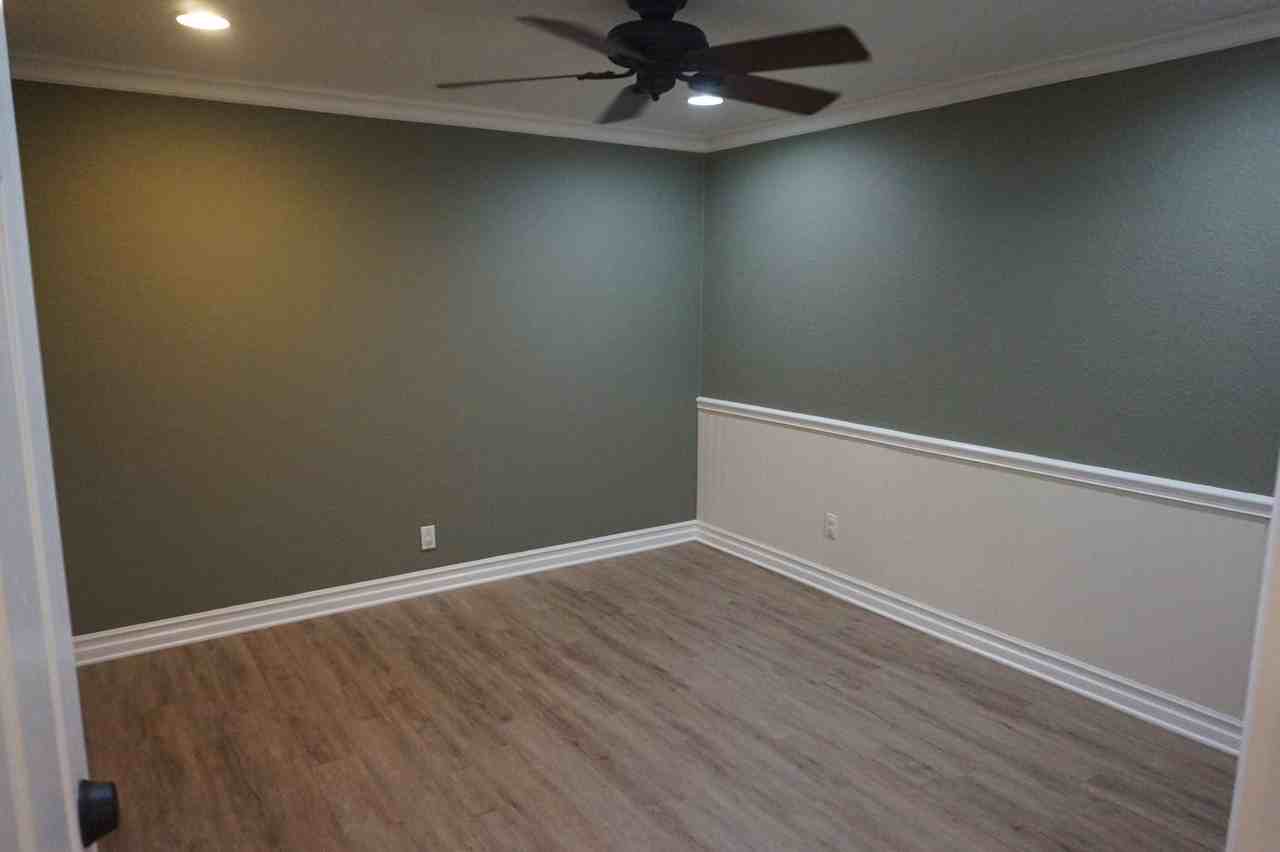 2423 Minuteman Way - Photo 3 of 20
