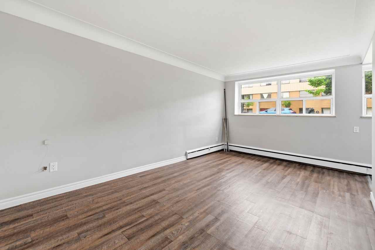 Whitney / Mericourt Apartments - Photo 7 of 14