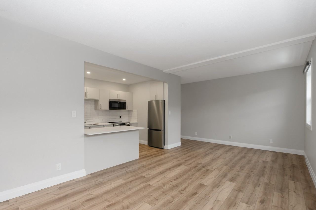 523 Bay St, Midland, ON L4R 1L2, Canada - Photo 3 of 20