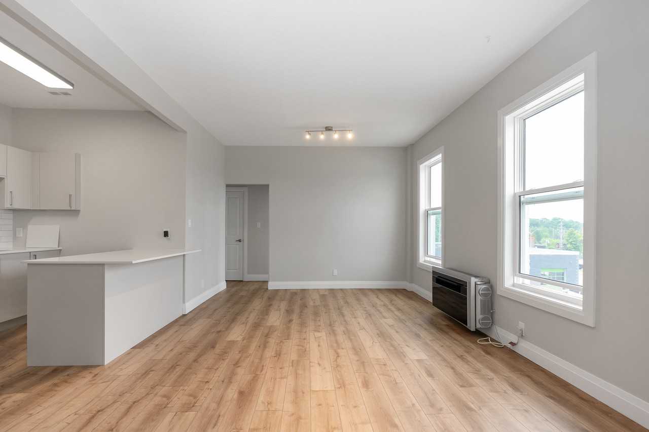 523 Bay St, Midland, ON L4R 1L2, Canada - Photo 5 of 18