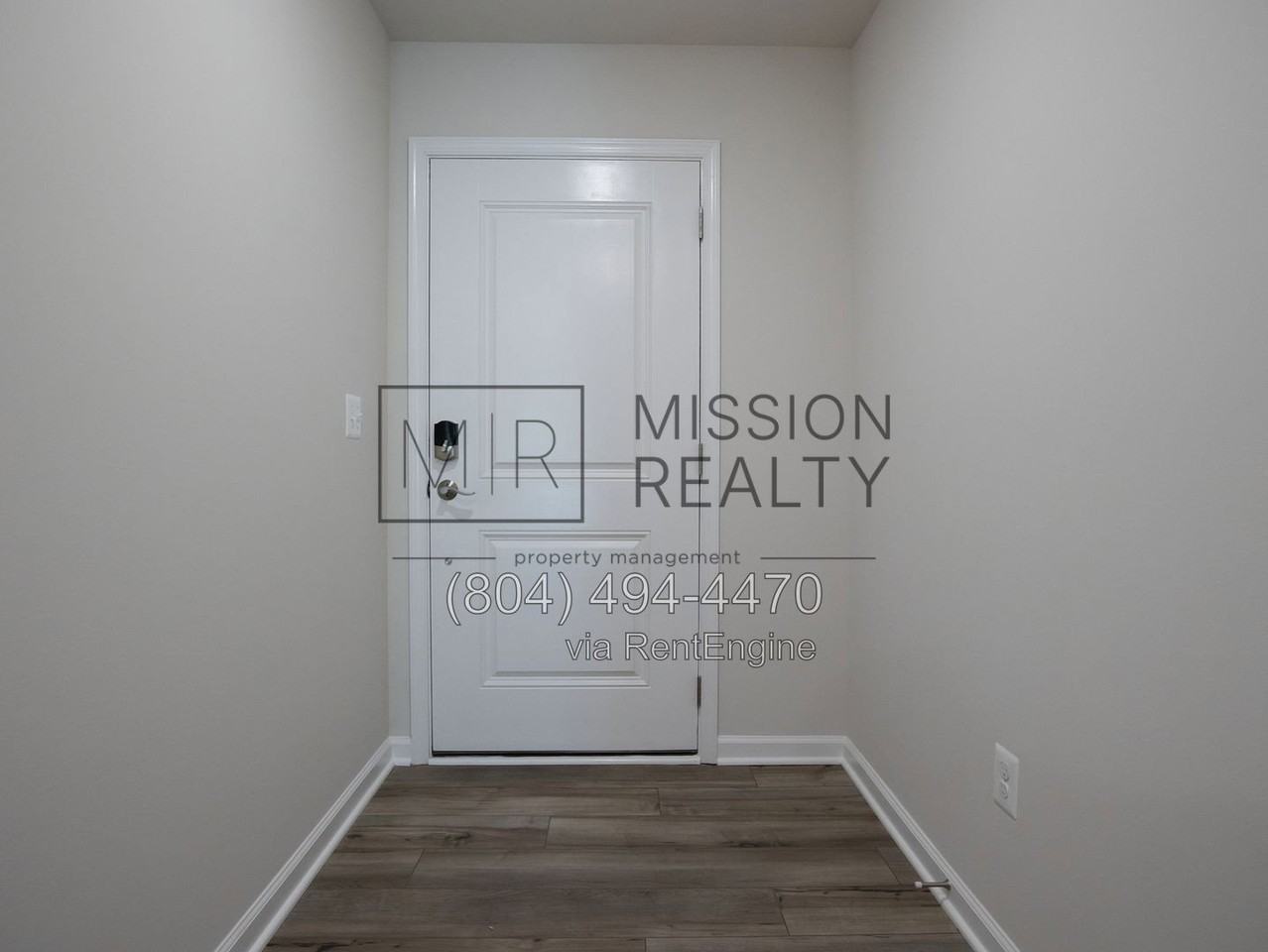 8756 Whitman Dr - Photo 4 of 32