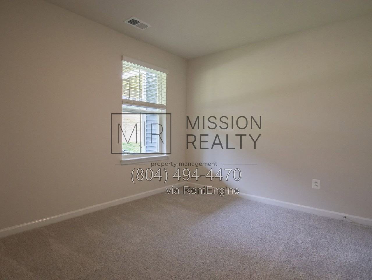 8756 Whitman Dr - Photo 7 of 32