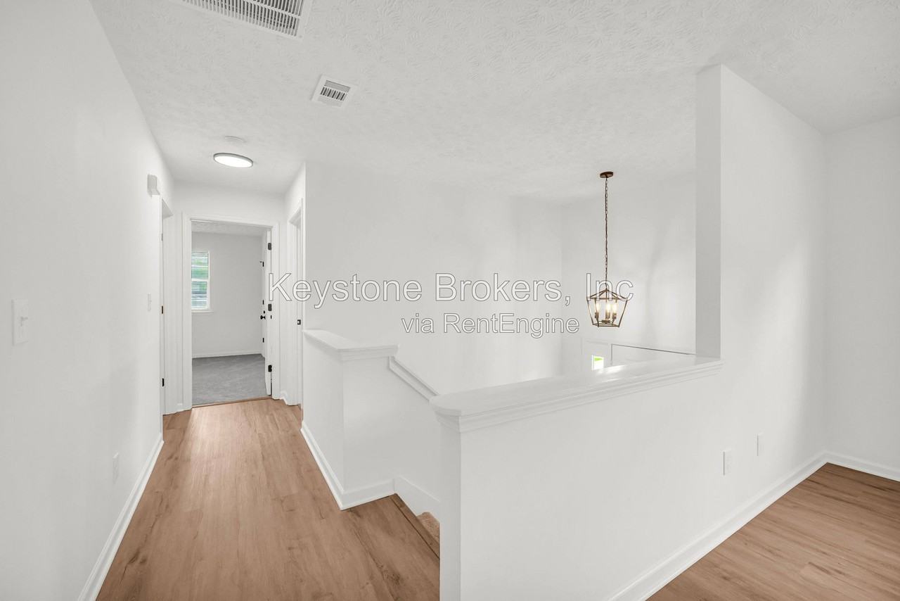 1645 Cobbs Creek Ln - Photo 2 of 10