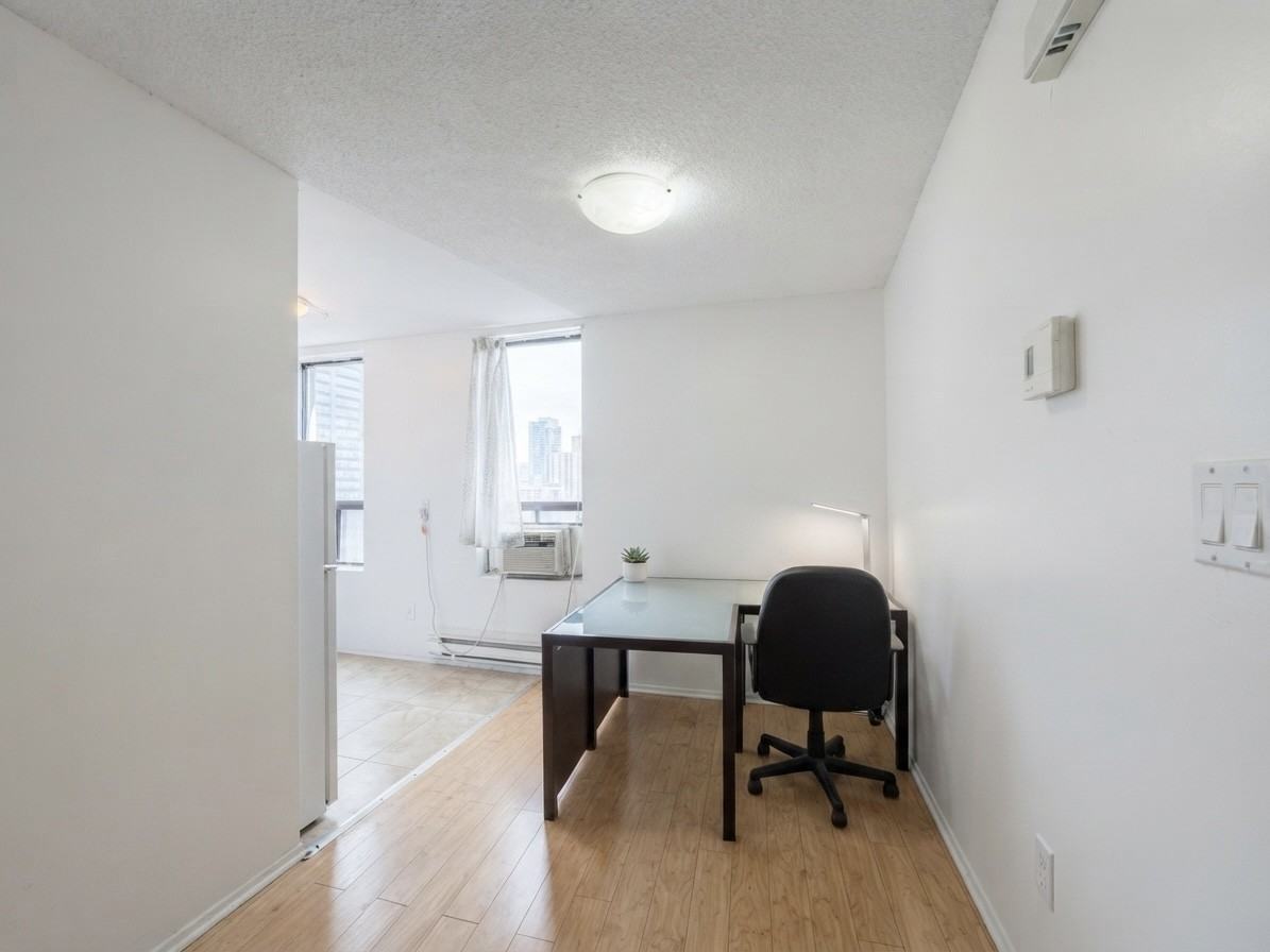 249 Logan Ave #6 - Photo 2 of 11