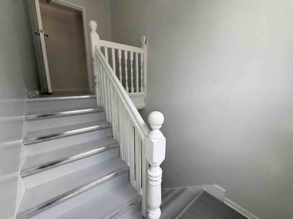 249 Logan Ave #6 - Photo 7 of 11