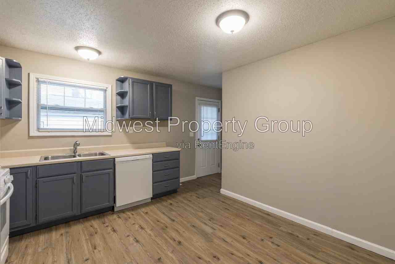 2986 Kincaid Ave - Photo 3 of 16