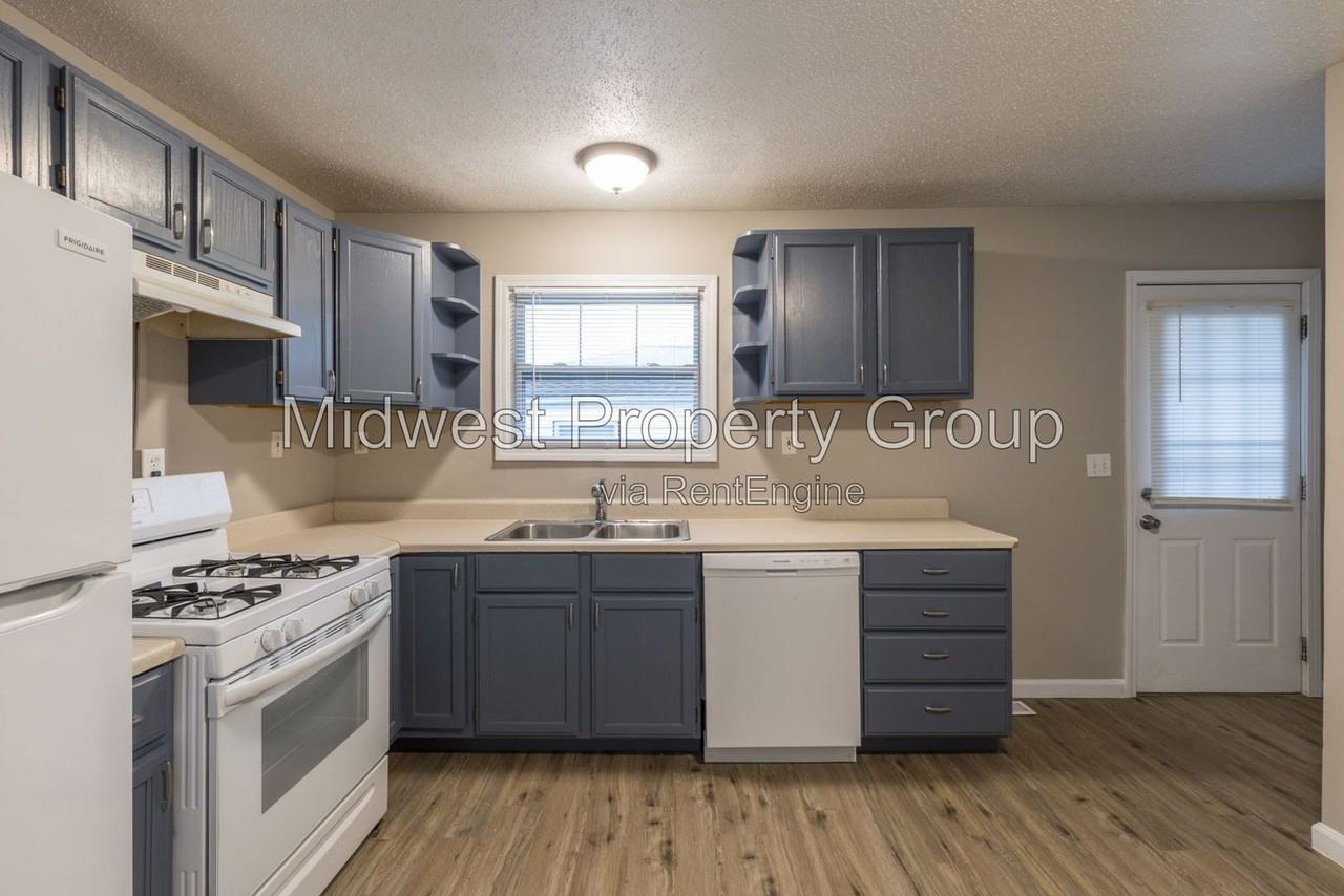 2986 Kincaid Ave - Photo 5 of 16