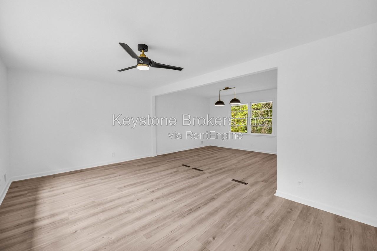 2678 Rainbow Forest Dr - Photo 4 of 8