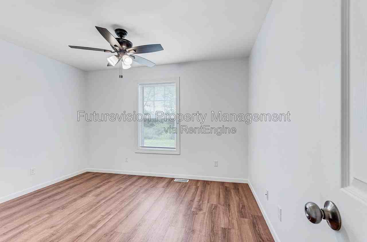 201 24th Ave #B - Photo 7 of 12