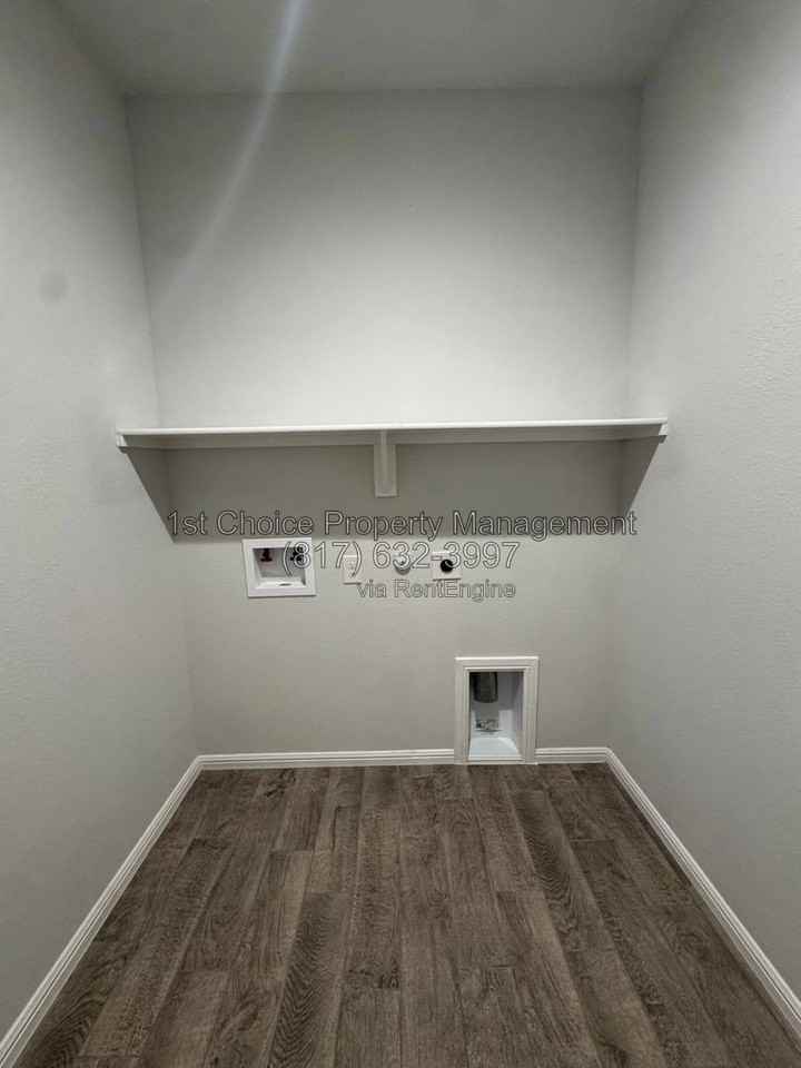 912 Rothville Ln - Photo 3 of 32