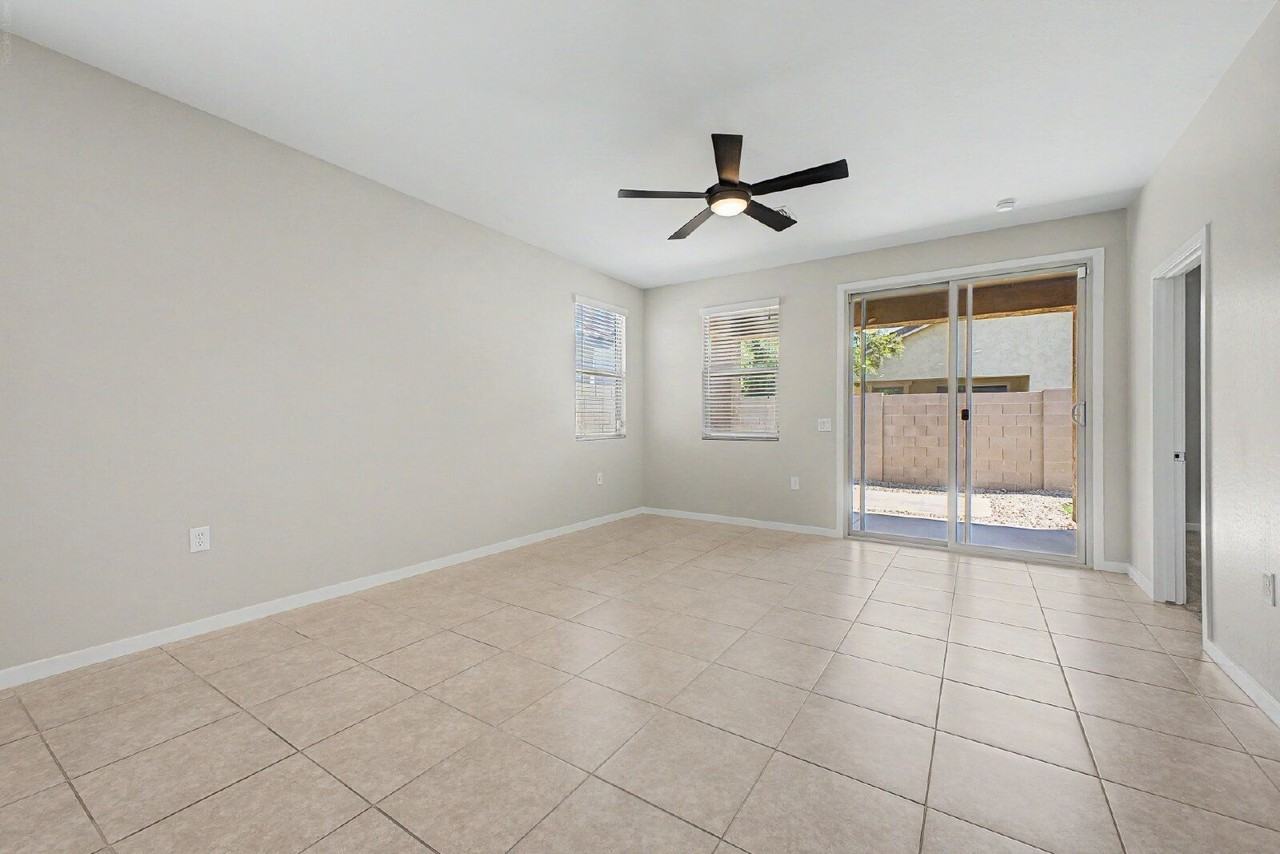 14155 W Georgia Dr - Photo 6 of 31
