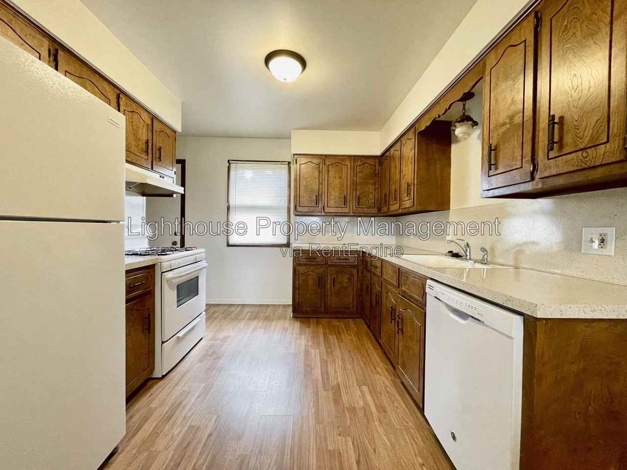 8128 20th Ave - Photo 4 of 18