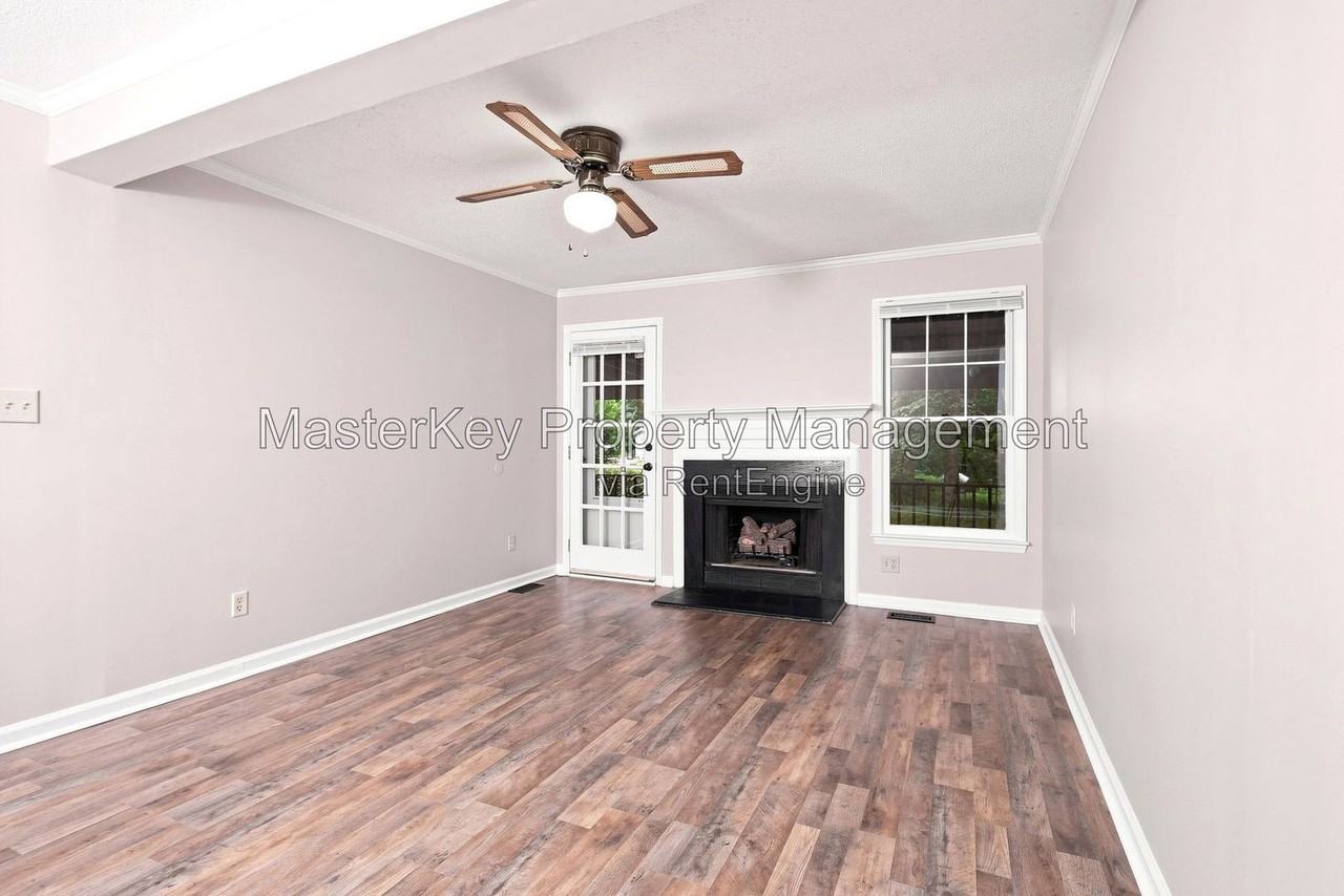 5017 Walton Hill Rd - Photo 7 of 31