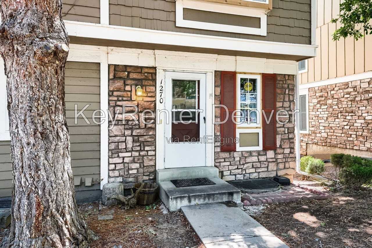 1270 S Idalia St - Photo 2 of 18