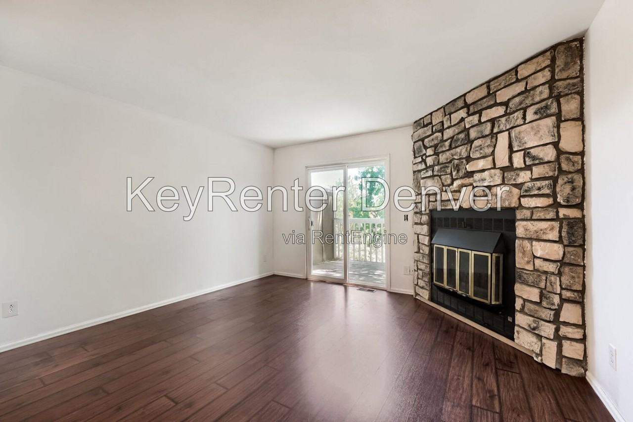1270 S Idalia St - Photo 3 of 18