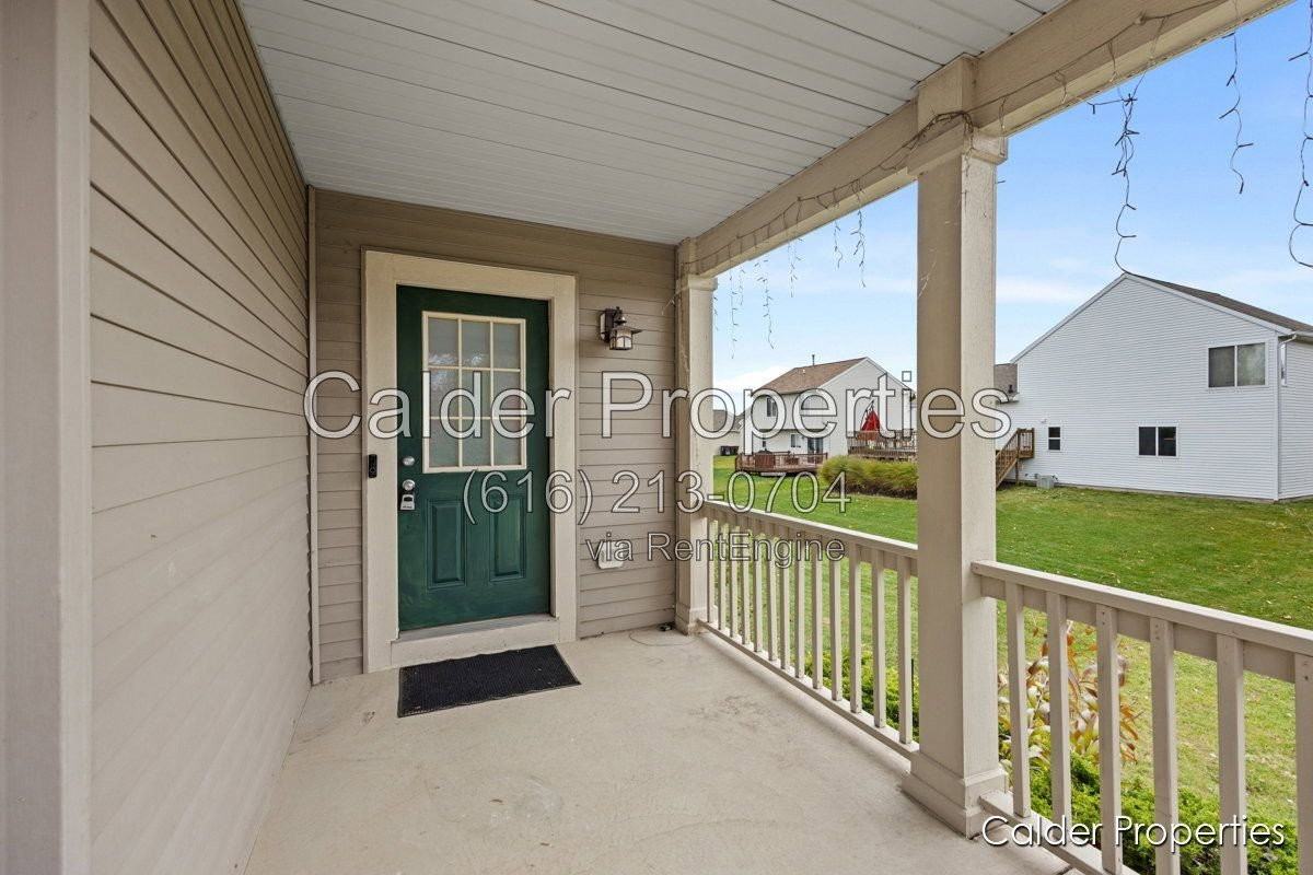 5686 E Falling Leaf Dr Se - Photo 3 of 40