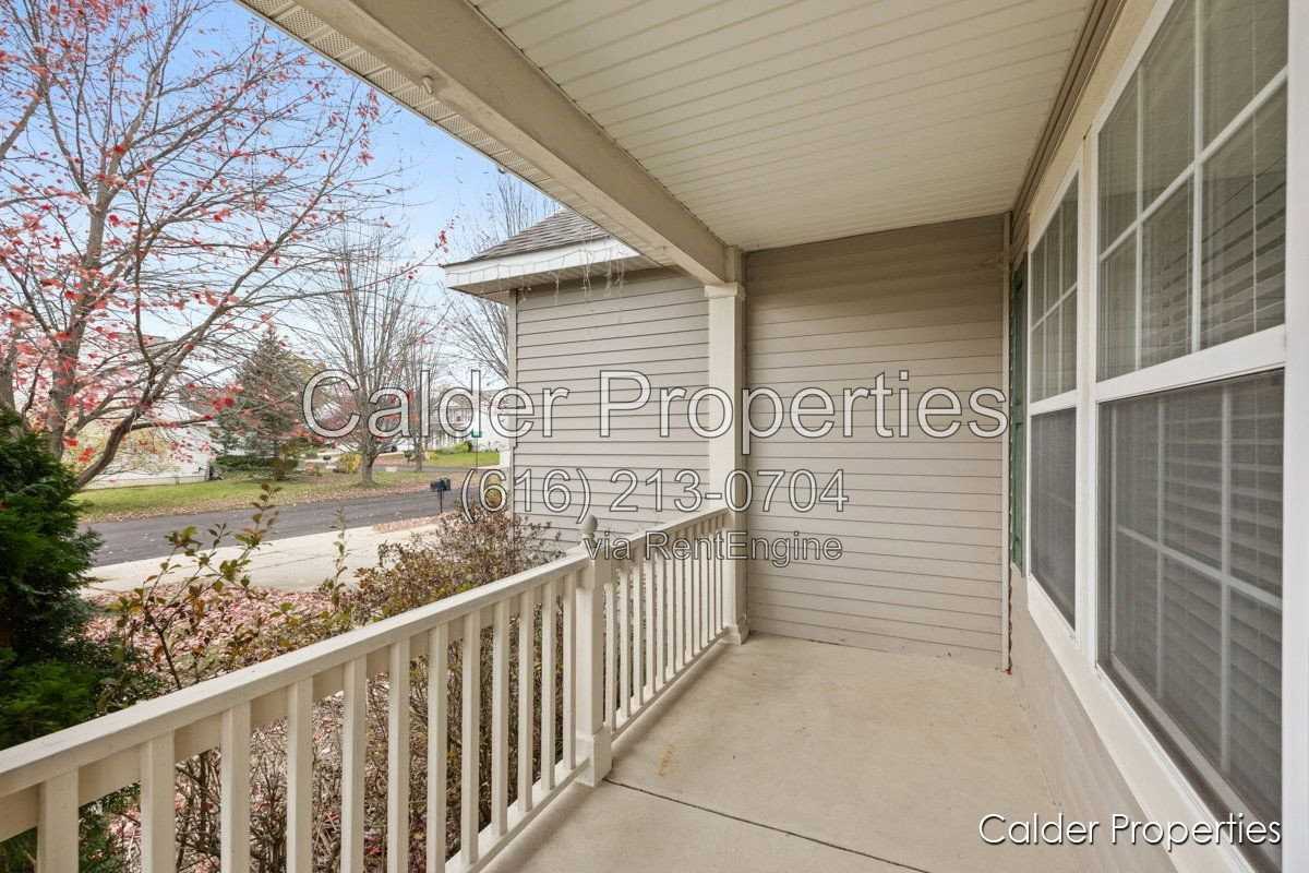 5686 E Falling Leaf Dr Se - Photo 4 of 40