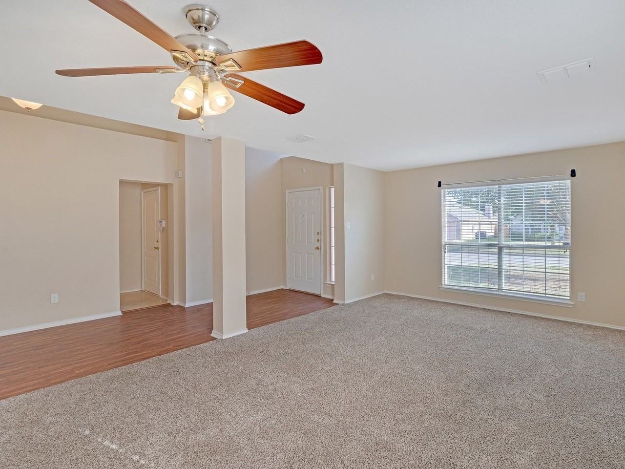 1029 Magnolia Ln - Photo 4 of 21