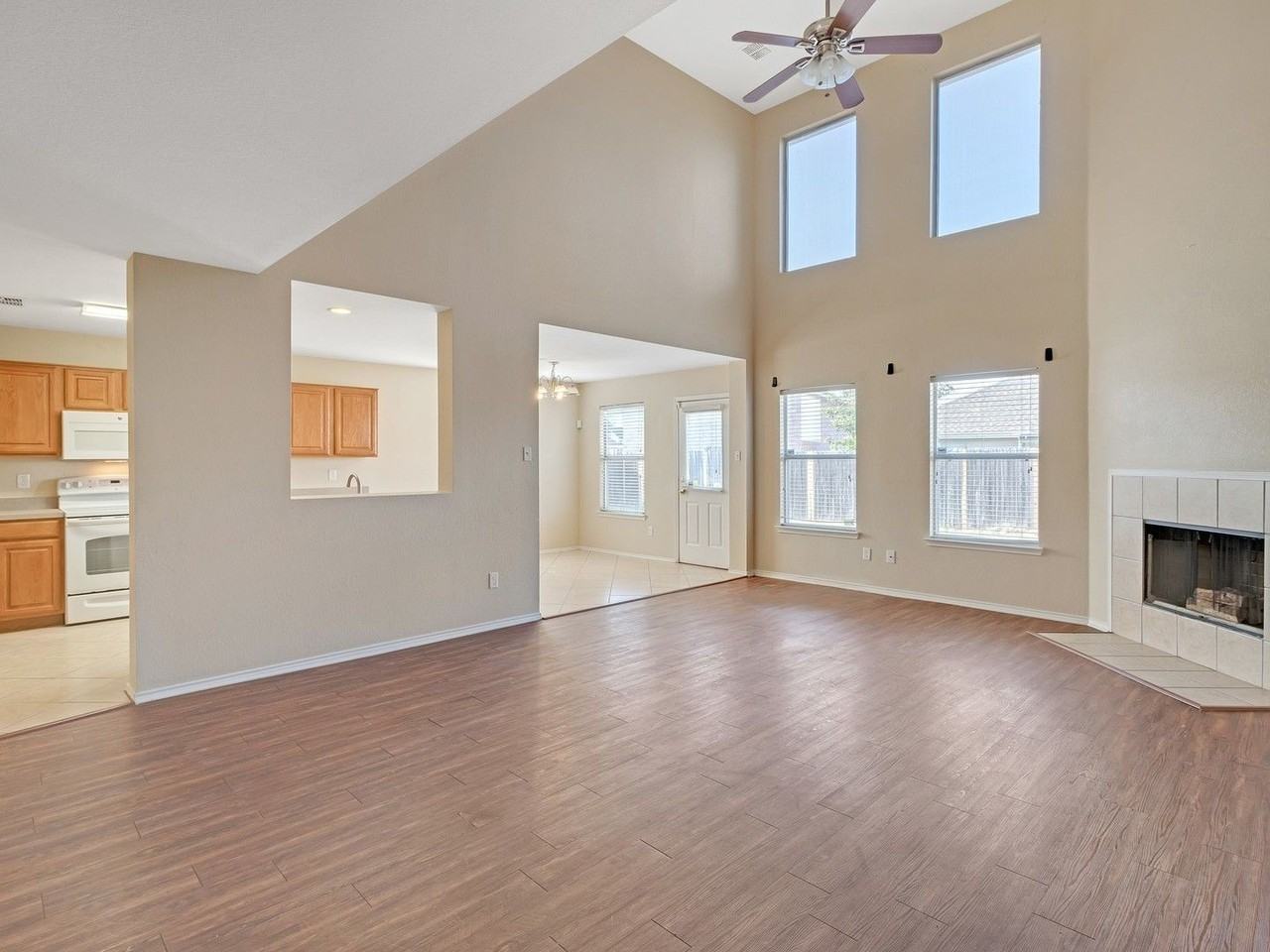 1029 Magnolia Ln - Photo 5 of 21