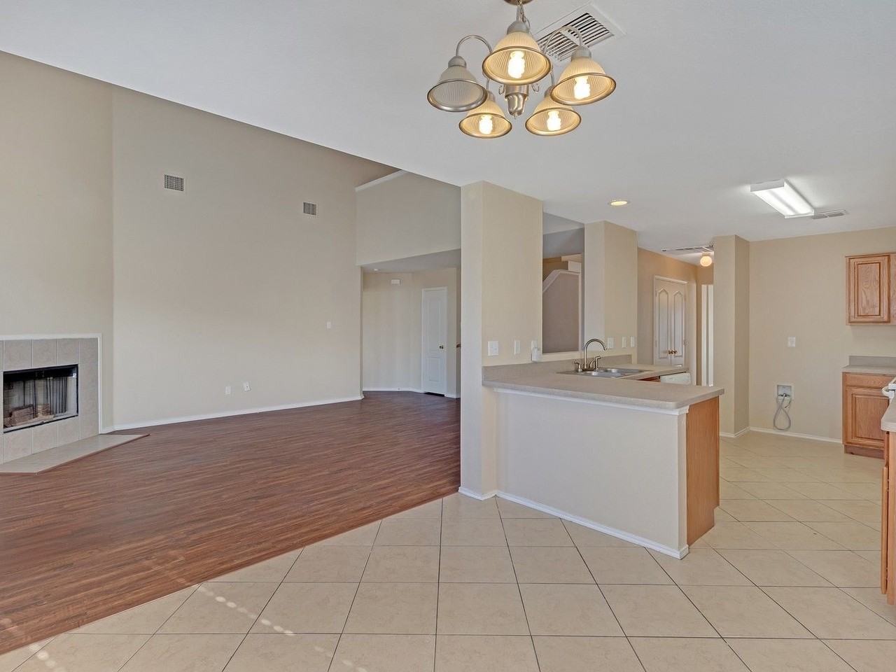 1029 Magnolia Ln - Photo 6 of 21