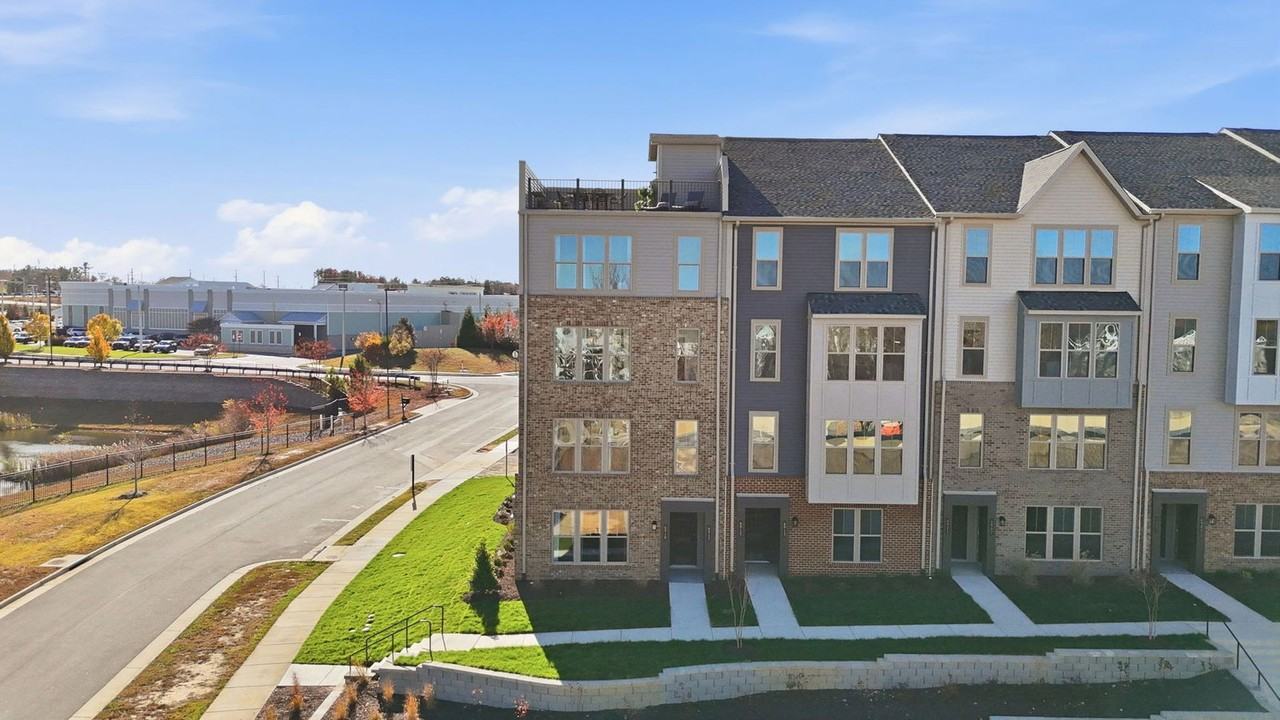 6900 Cosby Village Ter - Photo 2 of 27