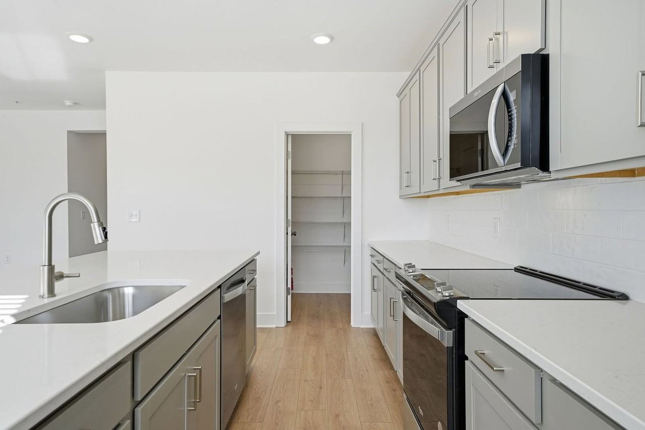 6900 Cosby Village Ter - Photo 6 of 27