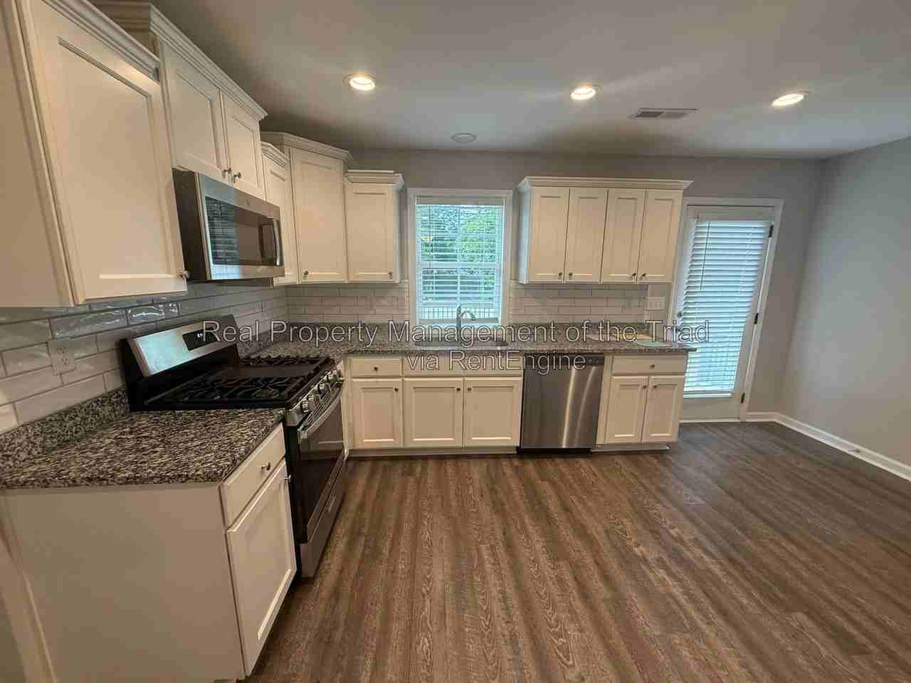 2708 N Patterson Ave - Photo 5 of 23