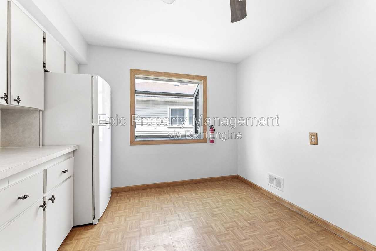 2119 Moran Ave - Photo 4 of 14