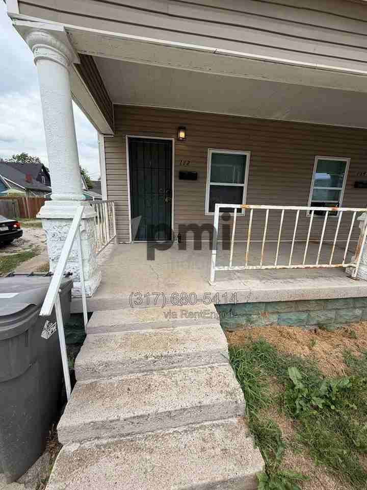 112 Adler St - Photo 3 of 32