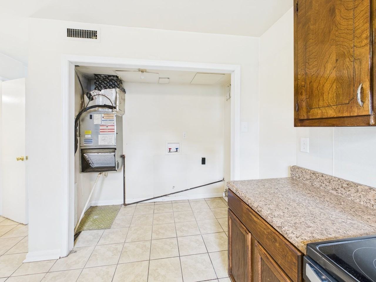 806 Arlington Rd #A - Photo 6 of 17
