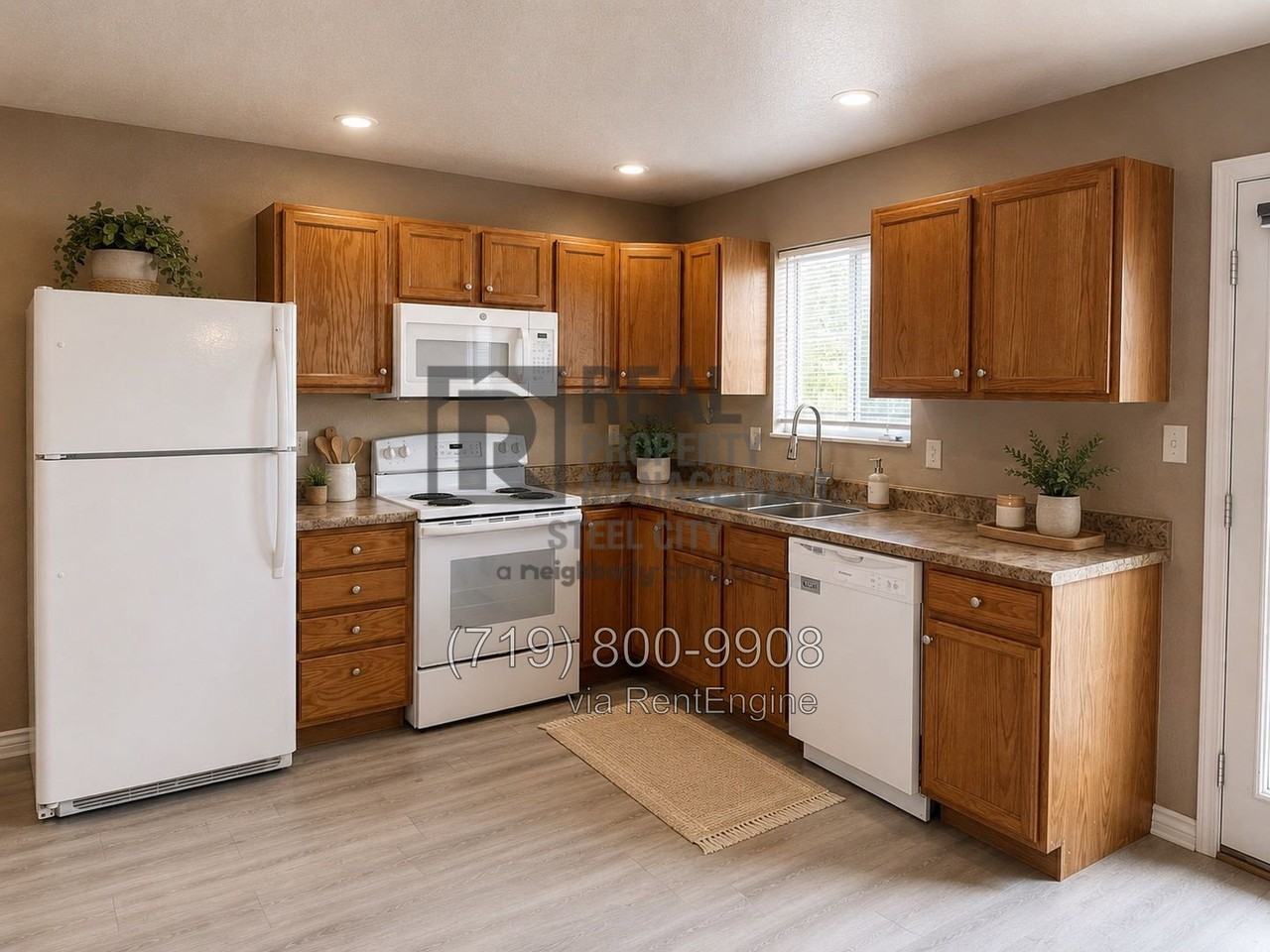 996 S Palomar Dr - Photo 2 of 16