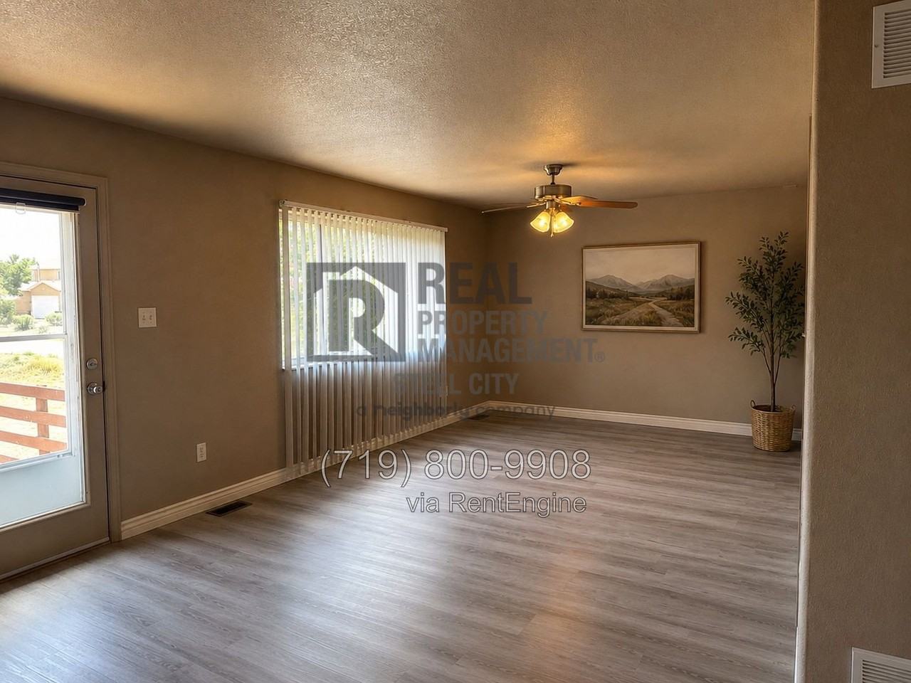 996 S Palomar Dr - Photo 3 of 16