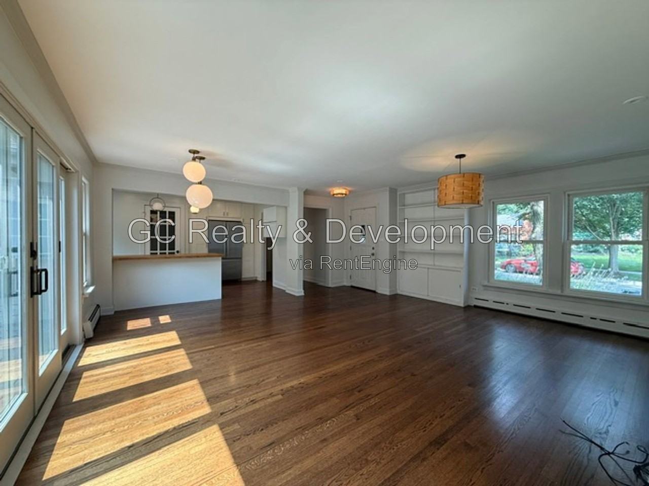 255 Crest Rd - Photo 6 of 37