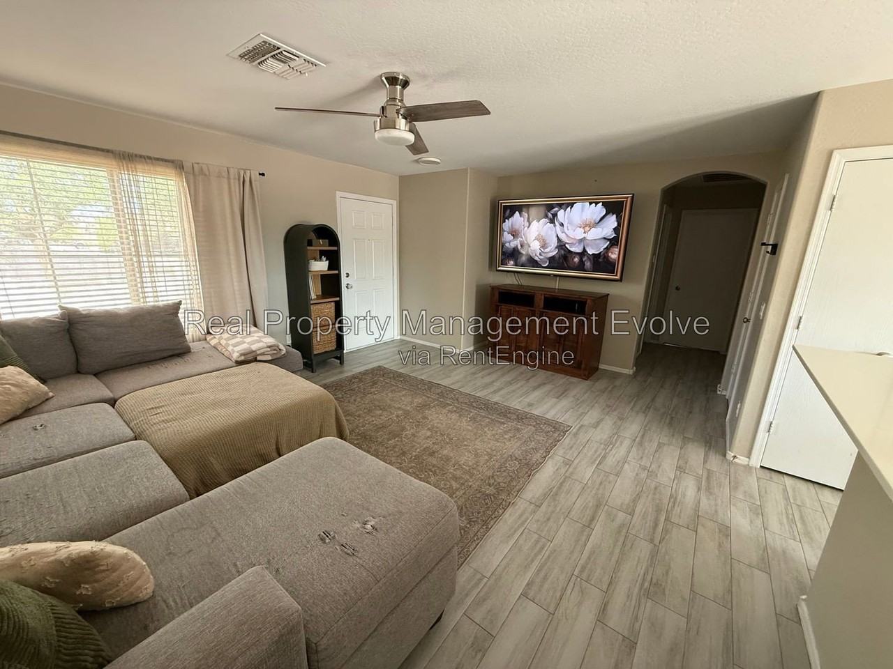 7105 S 251st Dr - Photo 3 of 16
