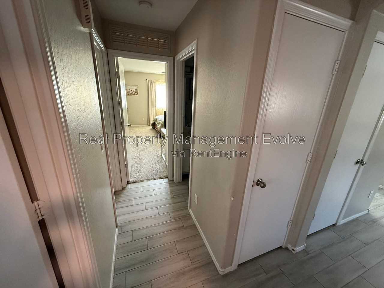 7105 S 251st Dr - Photo 6 of 16