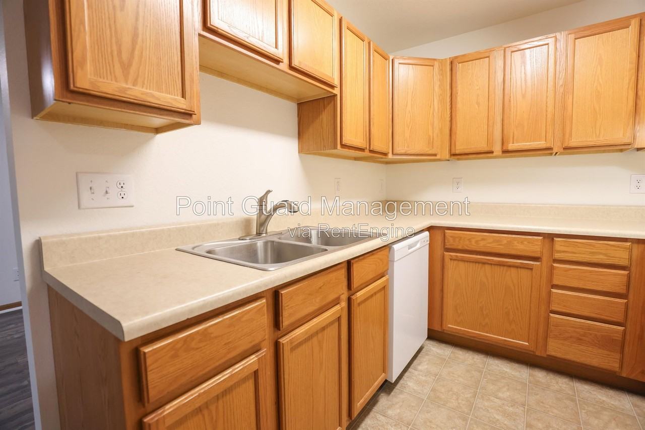1003 Avenue K #6 - Photo 6 of 21
