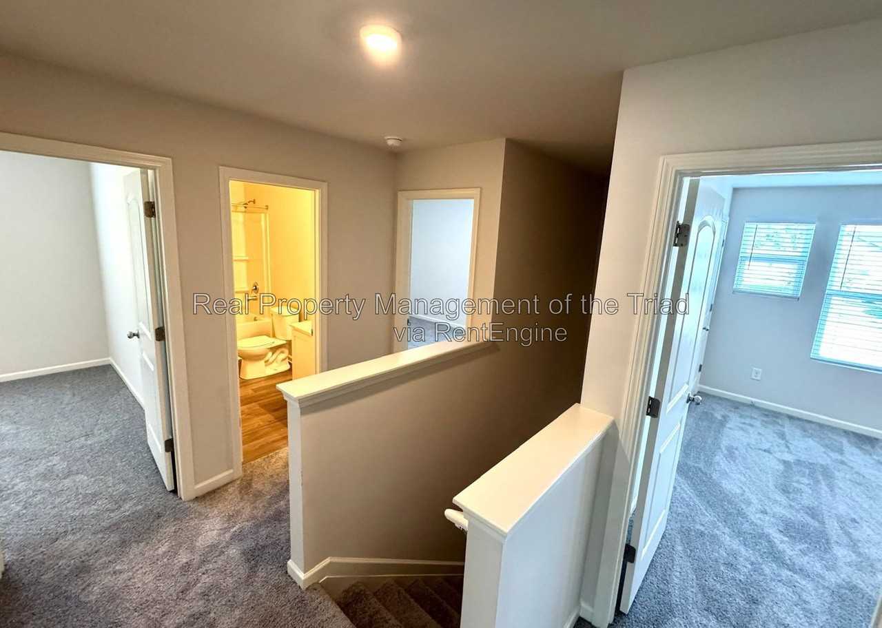 4104 Devonwood Ct - Photo 6 of 20