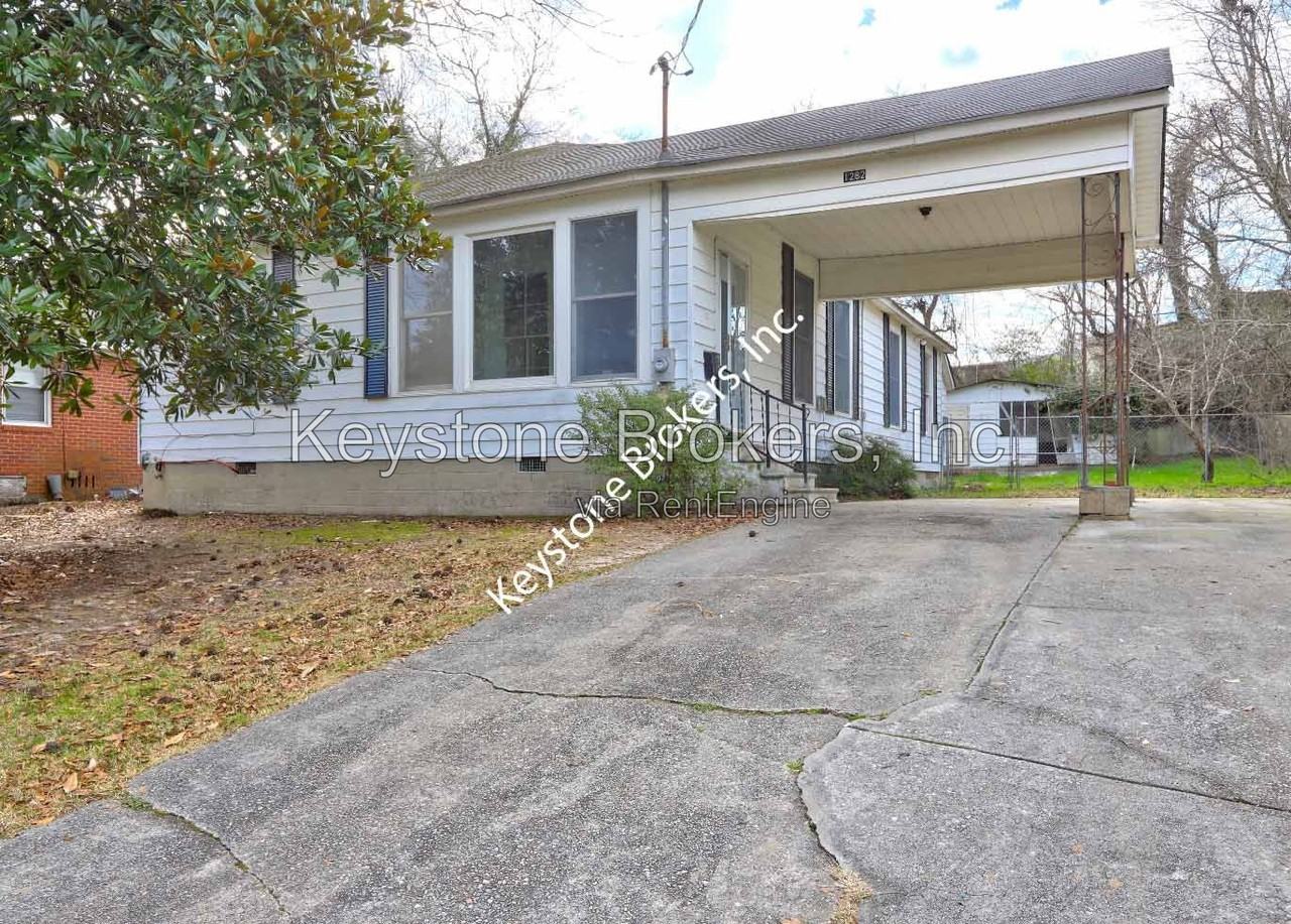 1282 Baker Dr