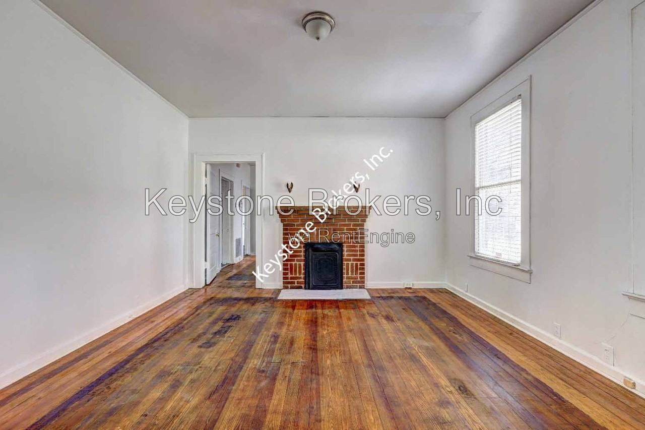 1282 Baker Dr - Photo 3 of 10