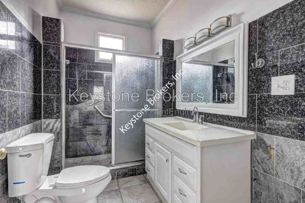 1282 Baker Dr - Photo 4 of 10