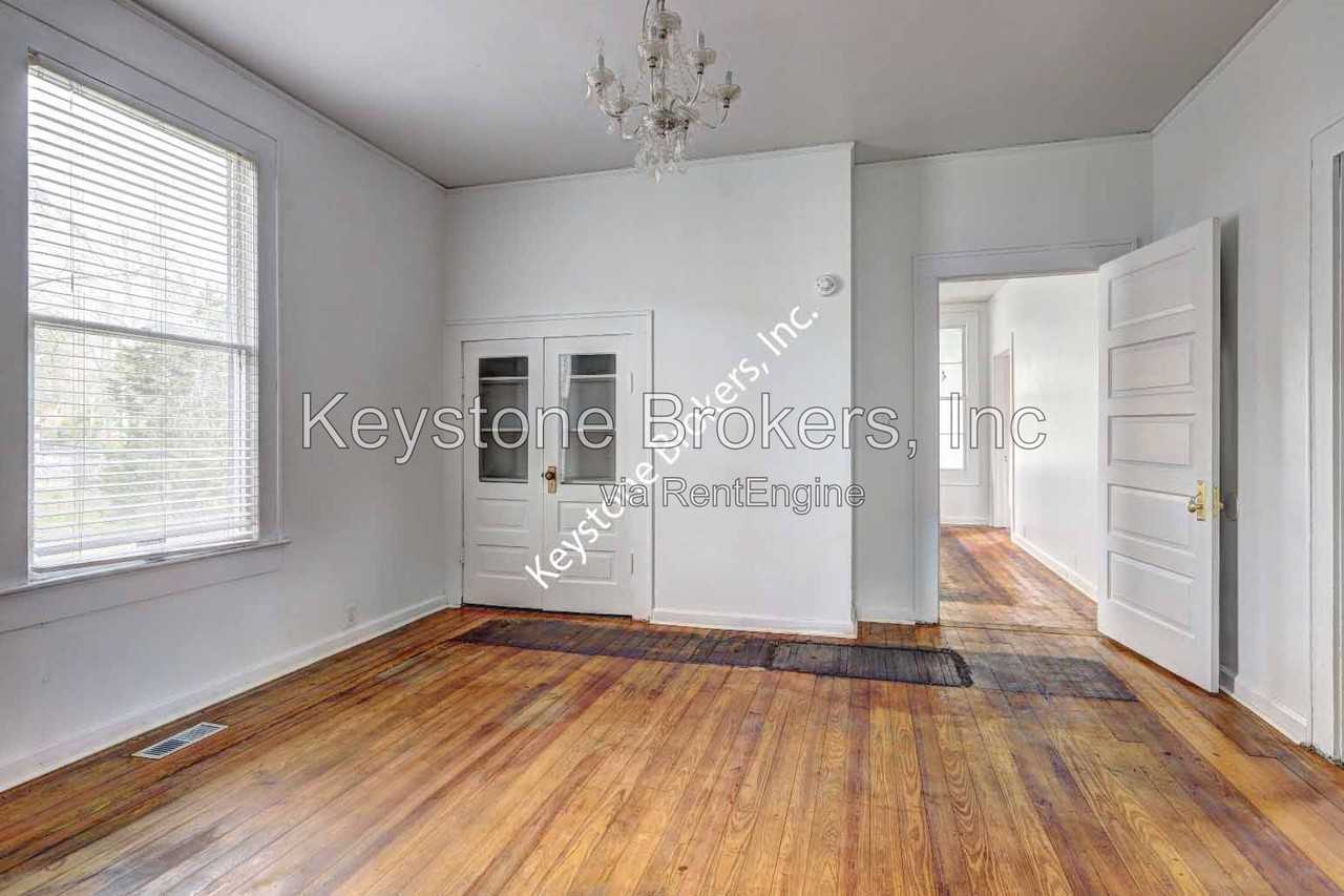 1282 Baker Dr - Photo 6 of 10