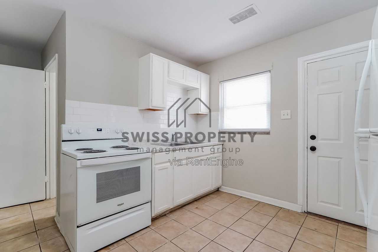 1436 Oakwood Ave - Photo 6 of 15