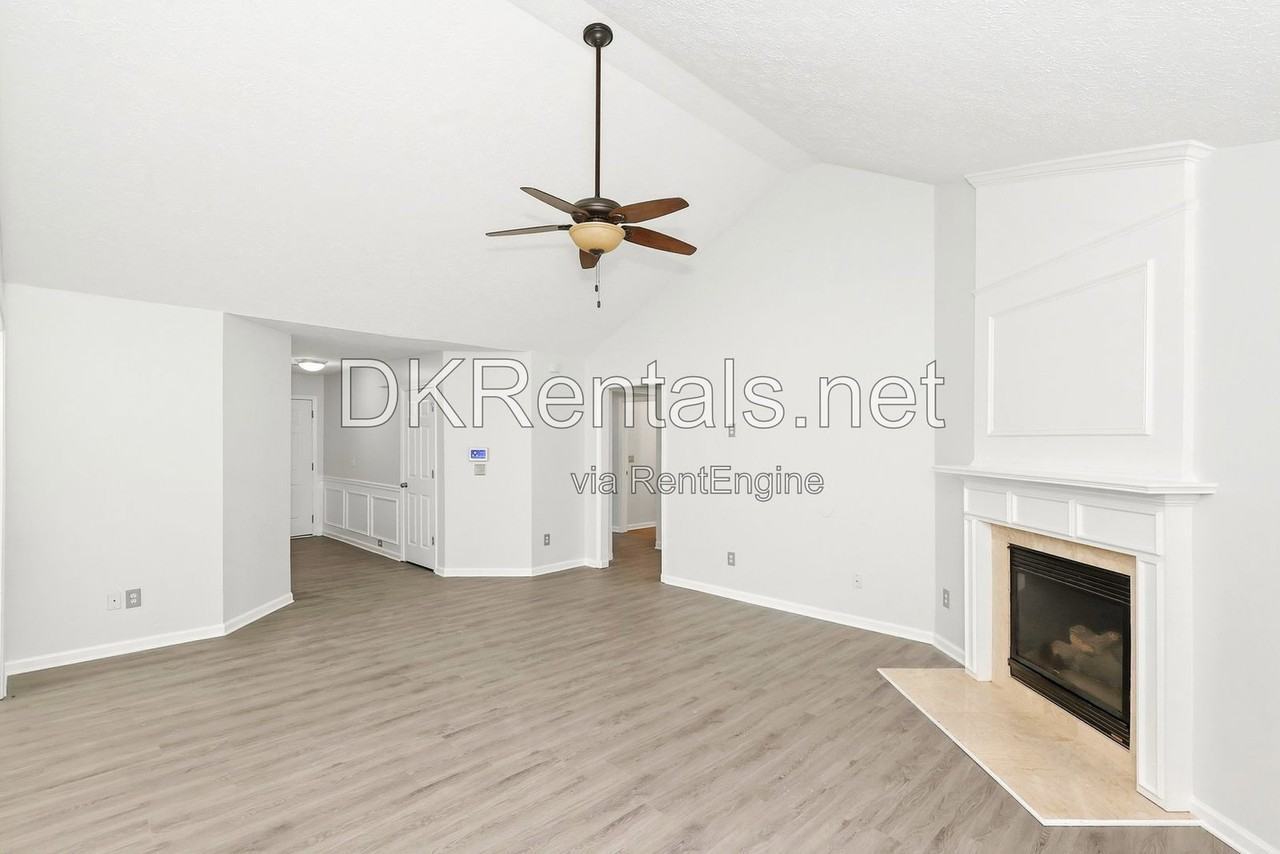 7226 Boulder Pass - Photo 4 of 20