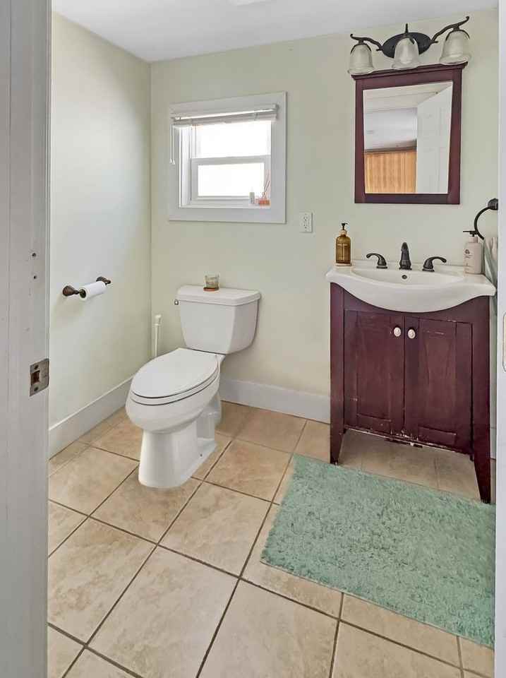 706 Rosewood Ave Se - Photo 4 of 10
