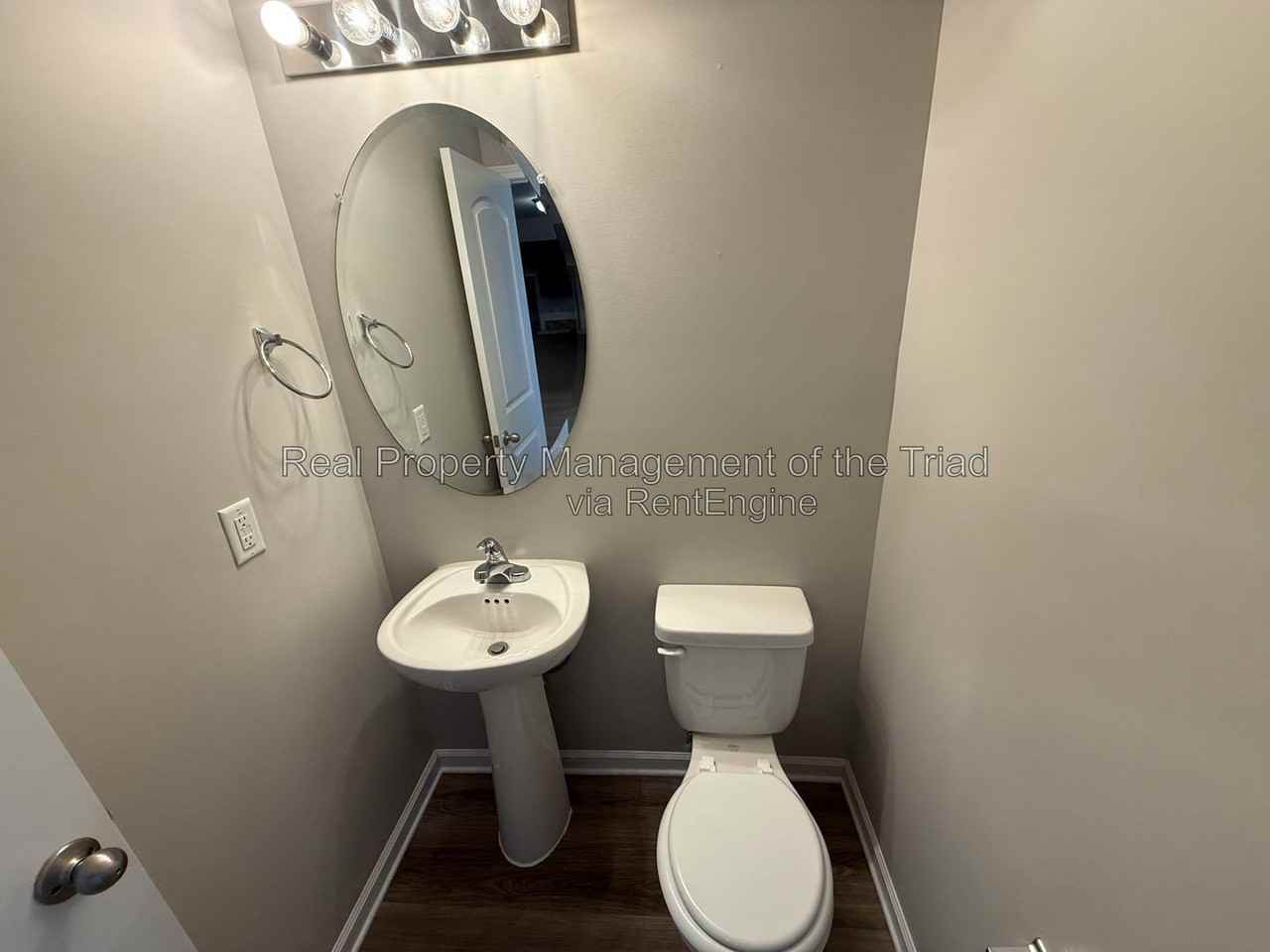 1207 Willard St - Photo 5 of 21