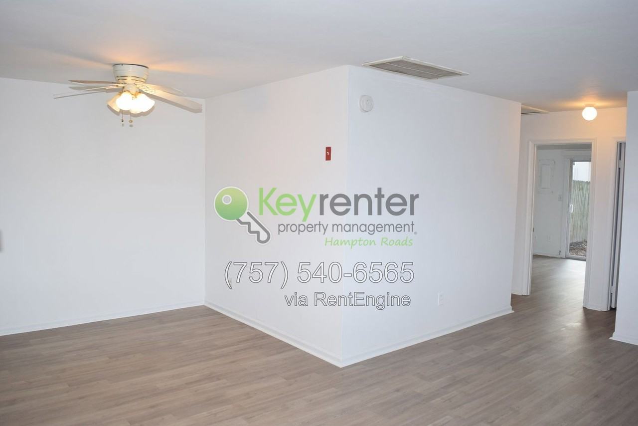 579 Peregrine St - Photo 3 of 31