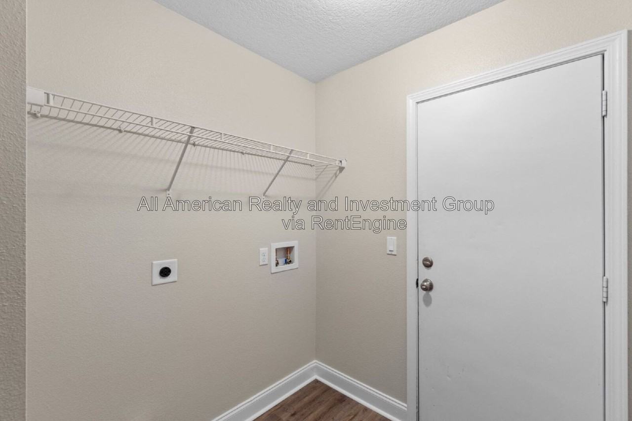 6255 Bullet Dr - Photo 6 of 31
